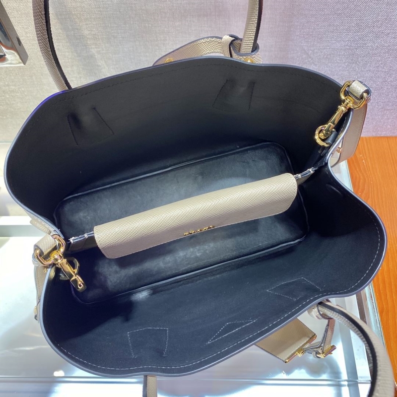 Pra*a top handle bags